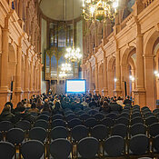 Neubaukirche mit Orgel