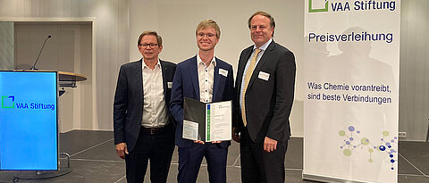 Prof. Dr. Lorenz Meinel and Dr. Niklas Hauptstein at the award ceremony at the VAA Annual Conference in Mannheim