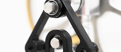 Detailansicht Stirlingmotor: Ross-Yoke-Aufhängung